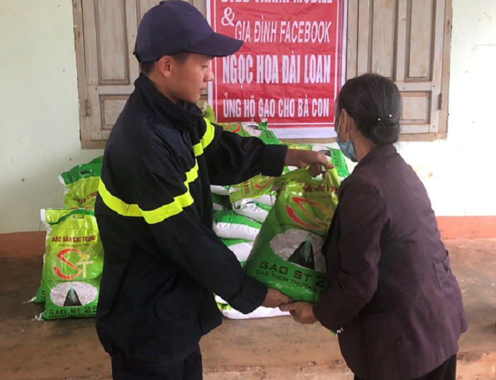 Doan vien thanh nien Doi CC va CNCH so 7 xung kich, tinh nguyen vi cong dong 2